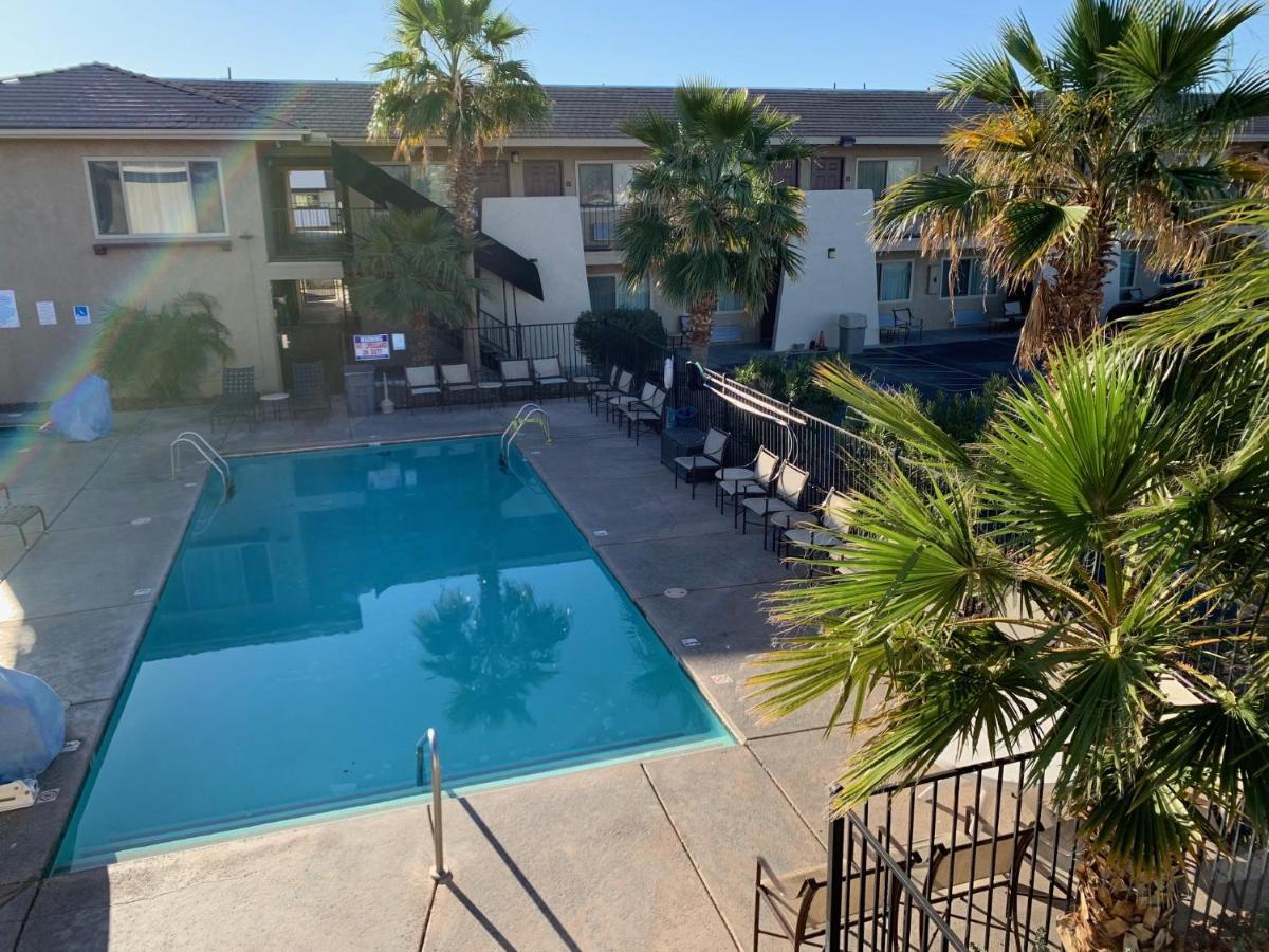 Days Inn By Wyndham Lake Havasu Lake Havasu City Exterior photo