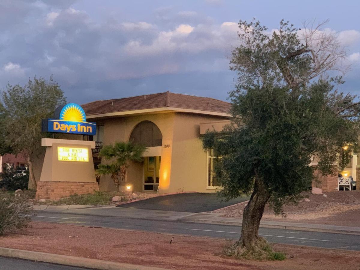 Days Inn By Wyndham Lake Havasu Lake Havasu City Exterior photo