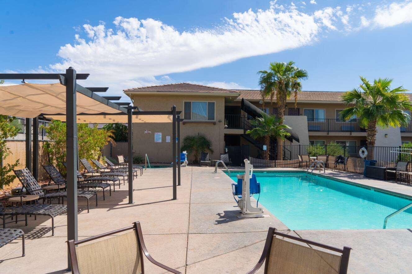 Days Inn By Wyndham Lake Havasu Lake Havasu City Exterior photo