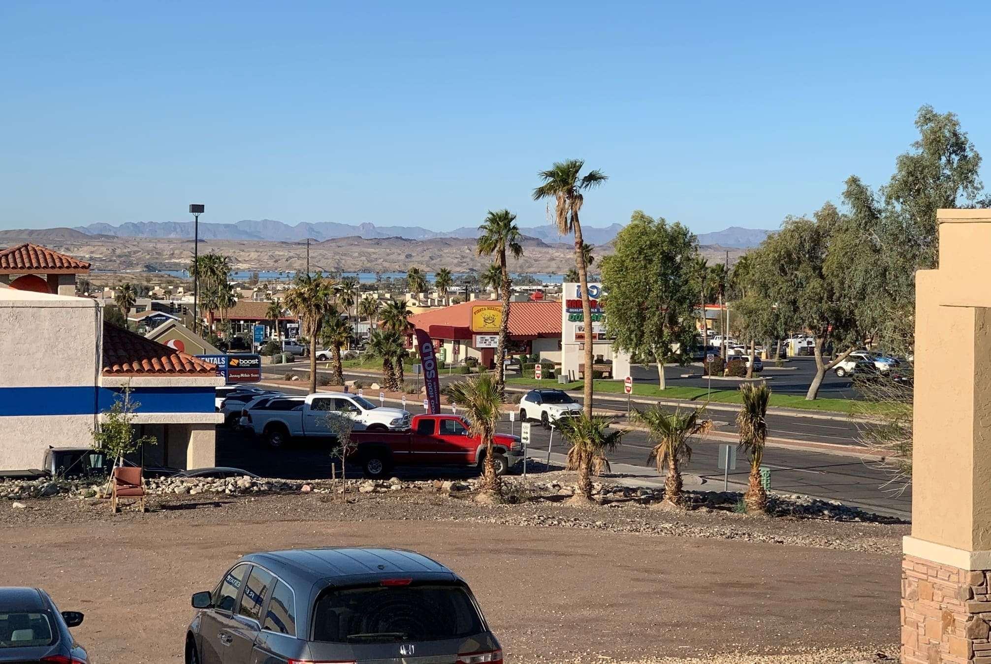 Days Inn By Wyndham Lake Havasu Lake Havasu City Exterior photo