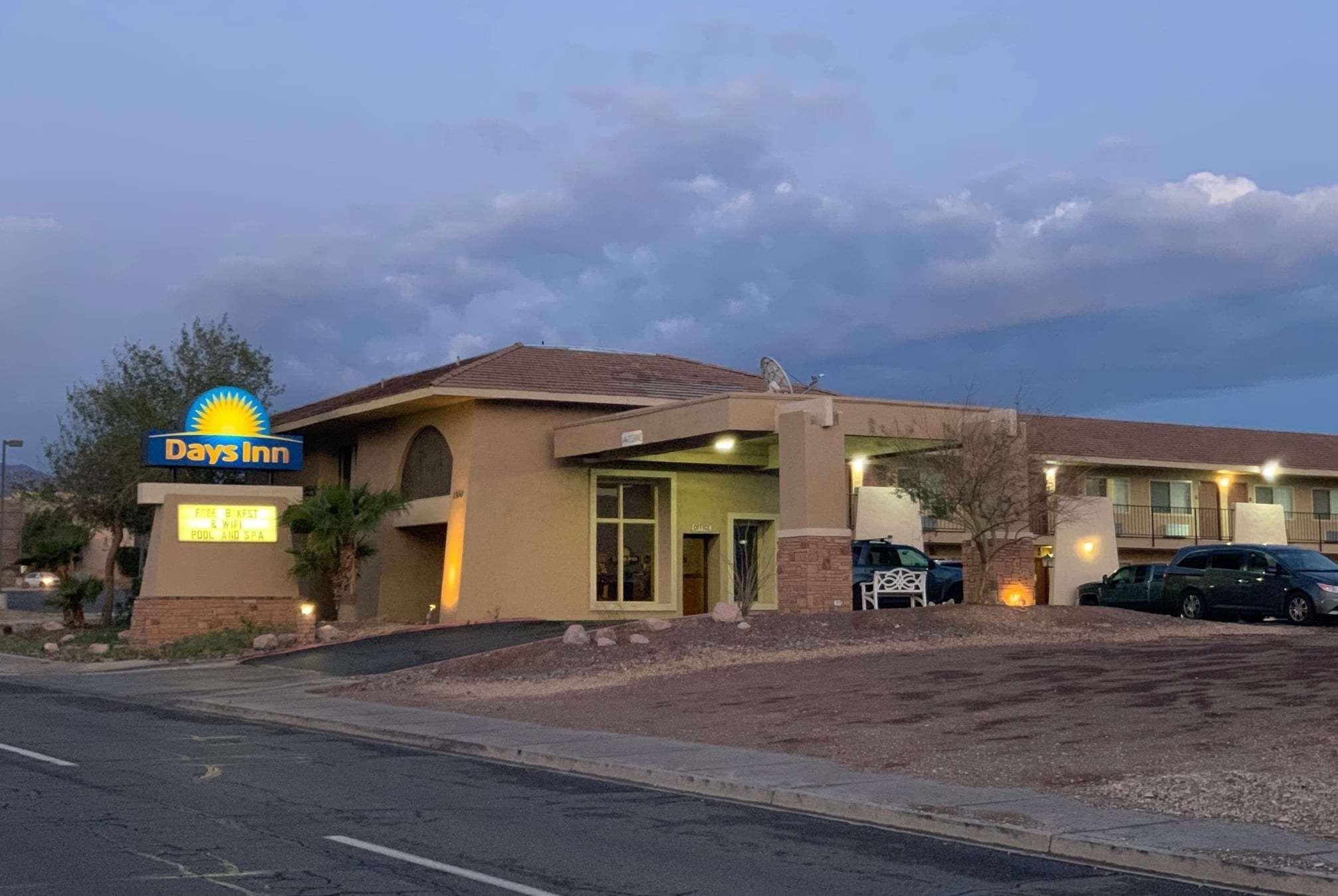 Days Inn By Wyndham Lake Havasu Lake Havasu City Exterior photo