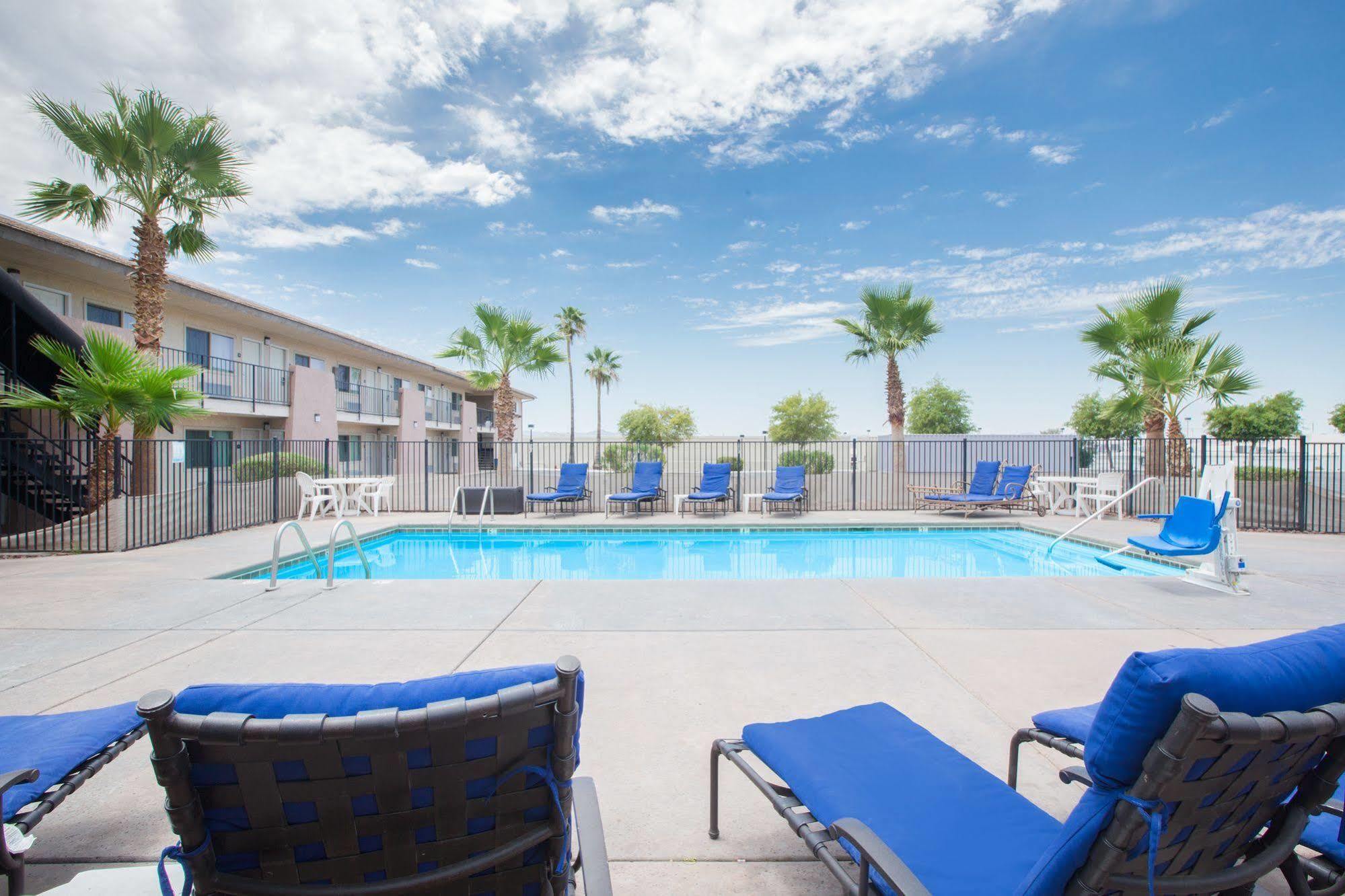 Days Inn By Wyndham Lake Havasu Lake Havasu City Exterior photo
