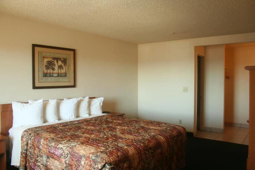 Days Inn By Wyndham Lake Havasu Lake Havasu City Exterior photo