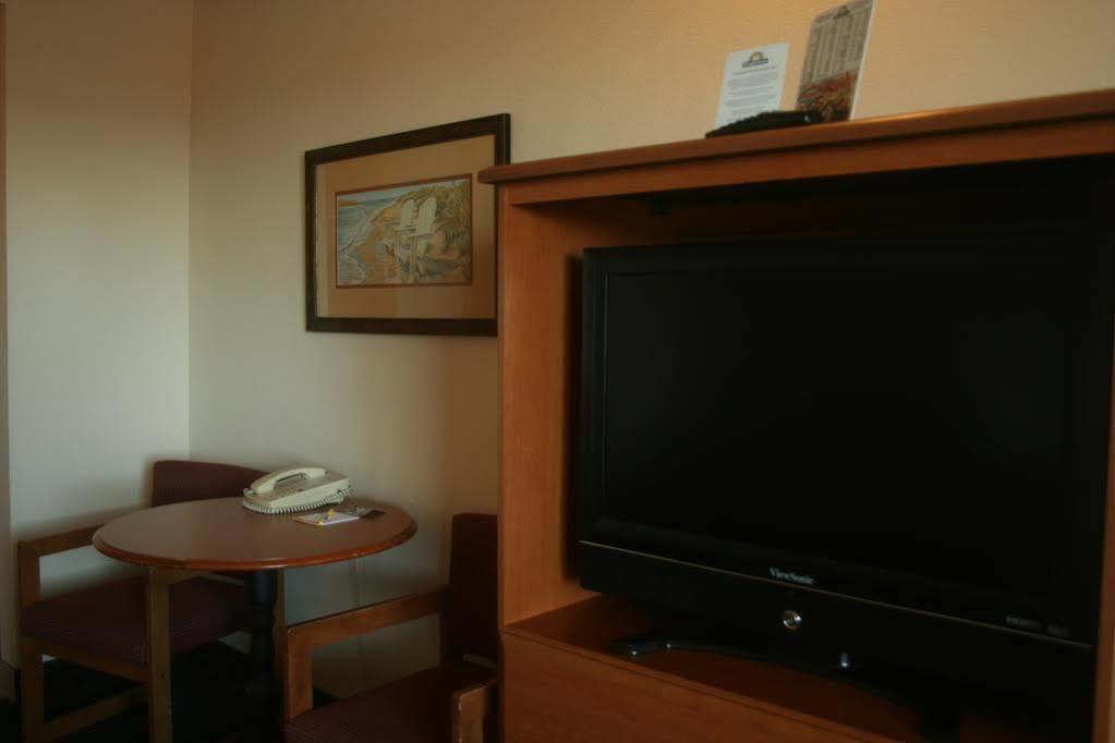 Days Inn By Wyndham Lake Havasu Lake Havasu City Exterior photo