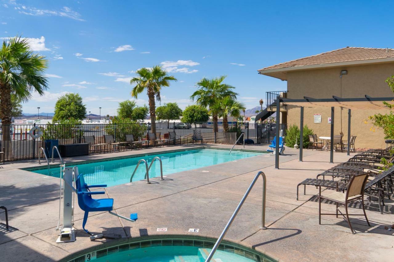 Days Inn By Wyndham Lake Havasu Lake Havasu City Exterior photo